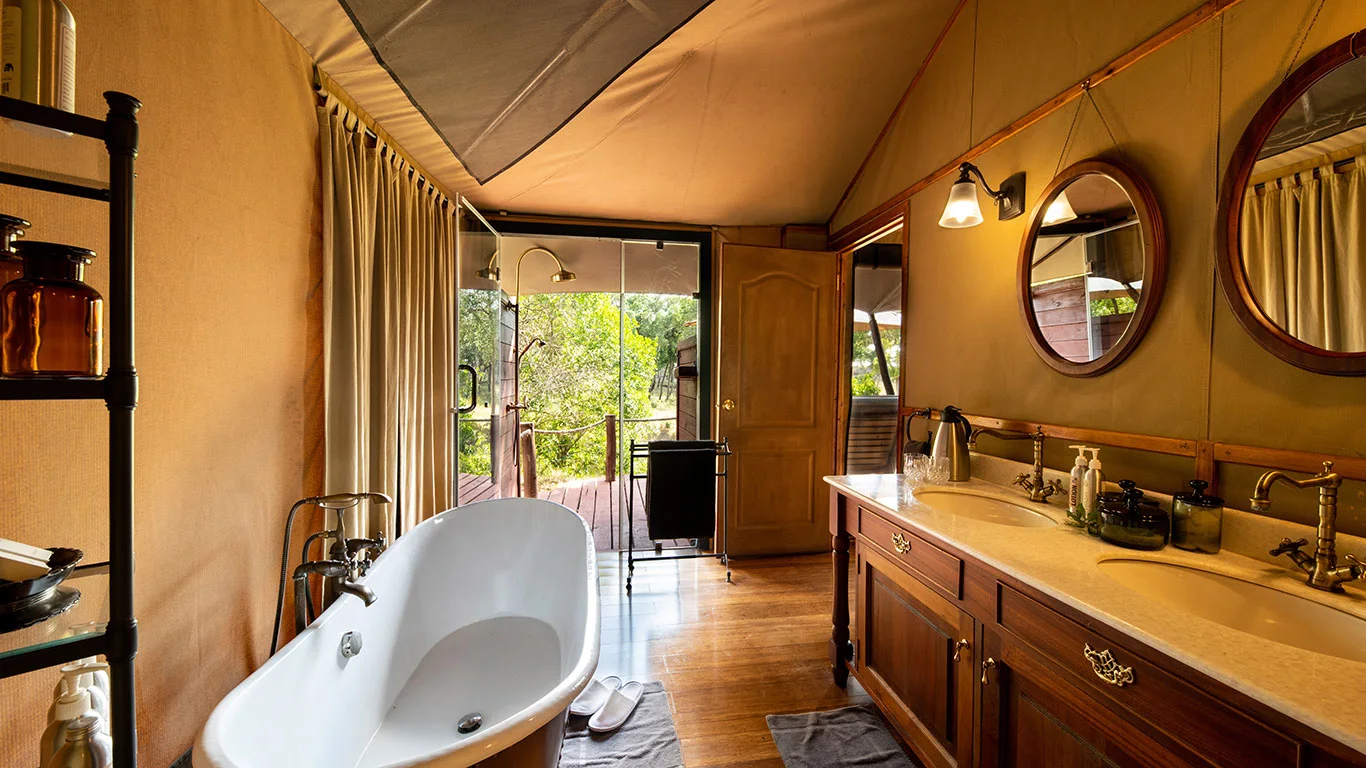 Elewana-Sand-River-Luxury-Tent-bathroom